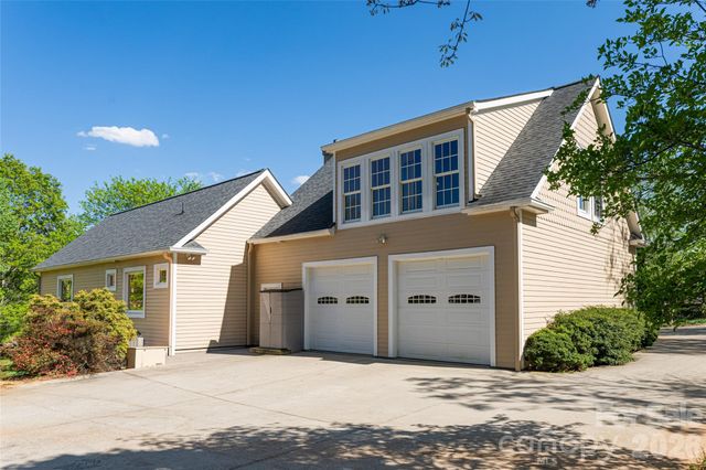 7 Ashley Road, Asheville, NC 28805