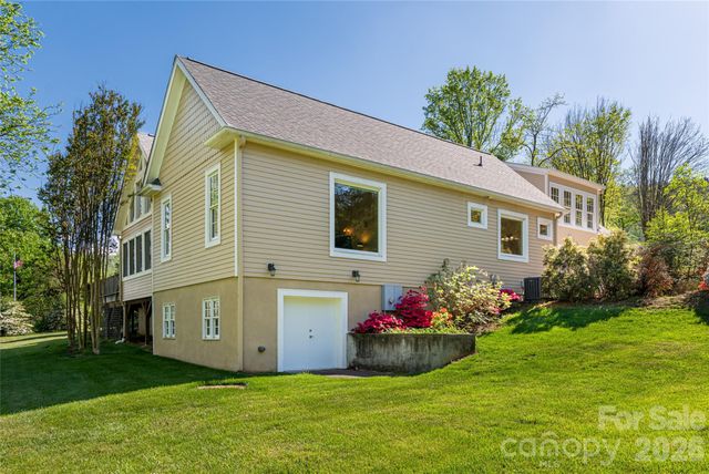 7 Ashley Road, Asheville, NC 28805
