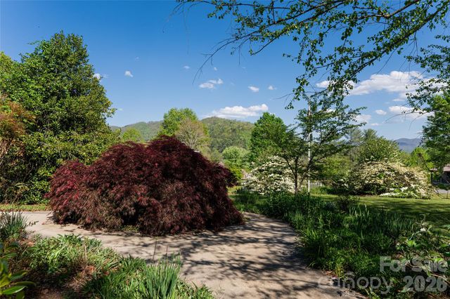7 Ashley Road, Asheville, NC 28805