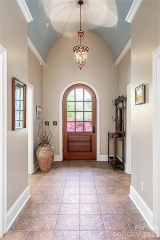7 Ashley Road, Asheville, NC 28805
