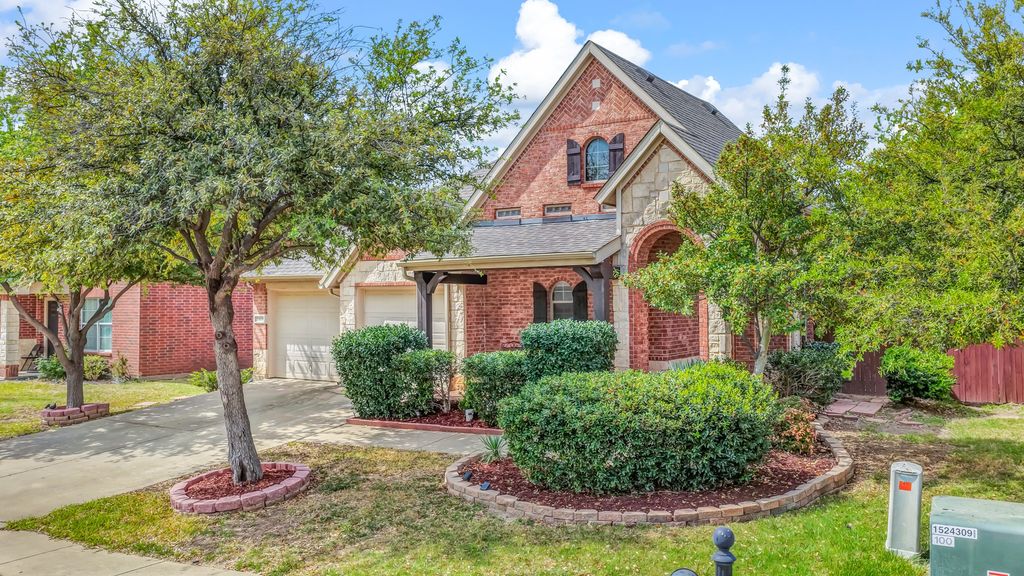 2408 Loreto Drive, Fort Worth, TX 76177
