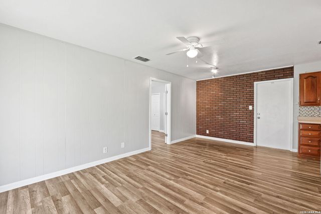 8306 Windover Dr, San Antonio, TX 78218