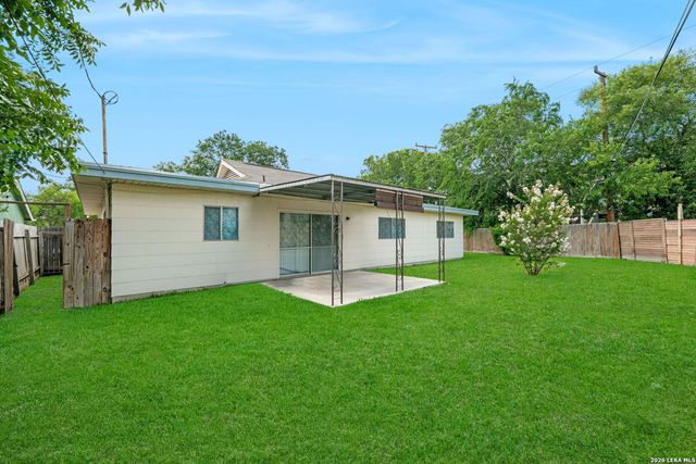 8306 Windover Dr, San Antonio, TX 78218