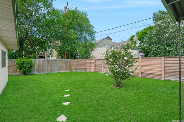 8306 Windover Dr, San Antonio, TX 78218