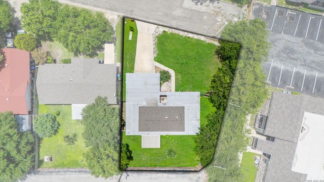 8306 Windover Dr, San Antonio, TX 78218