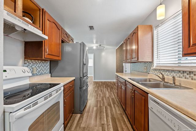 8306 Windover Dr, San Antonio, TX 78218