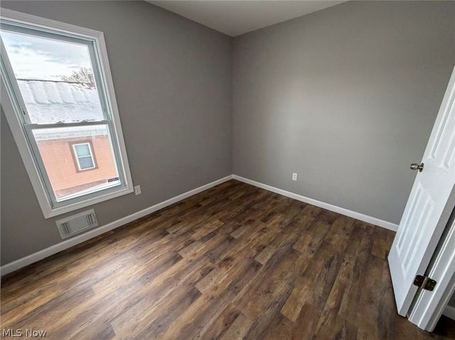 252 State Street, Struthers, OH 44471