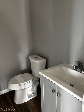 252 State Street, Struthers, OH 44471