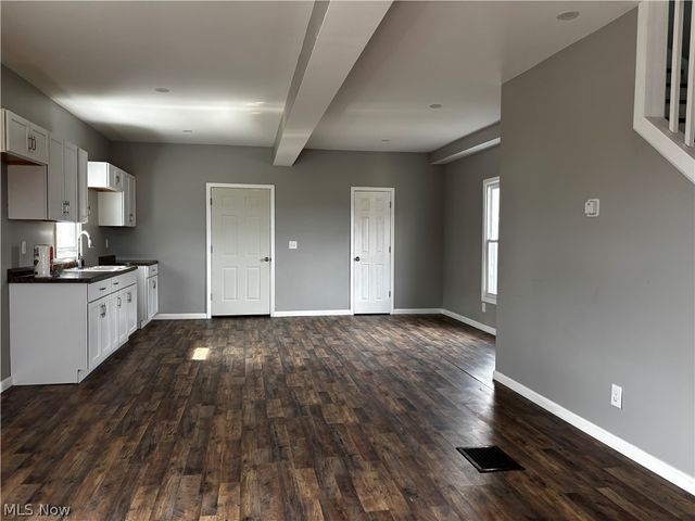 252 State Street, Struthers, OH 44471