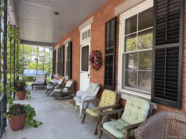 5 Wood Court 2nd Floor, Tarrytown, NY 10591