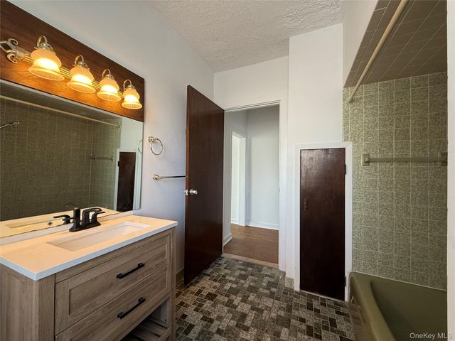 5 Wood Court 2nd Floor, Tarrytown, NY 10591