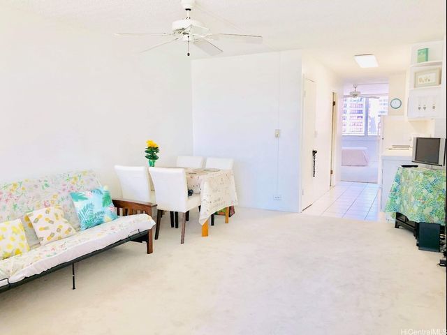 425 Ena Road 802C, Honolulu, HI 96815