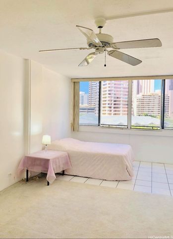 425 Ena Road 802C, Honolulu, HI 96815