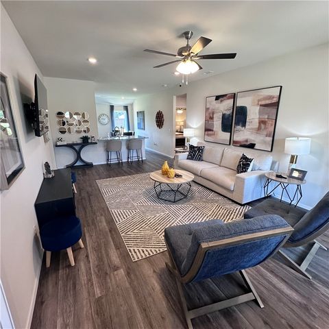 1736 Edens Street, Gentry, AR 72734