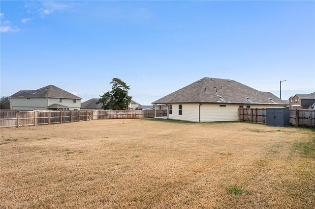 2078 Chief Street, Bryan, TX 77807