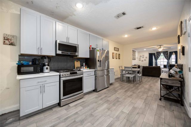 7334 Anzac Street, Houston, TX 77020