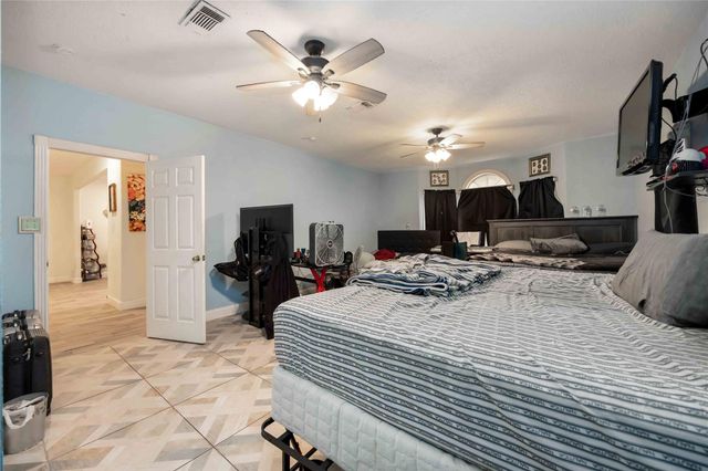 7334 Anzac Street, Houston, TX 77020