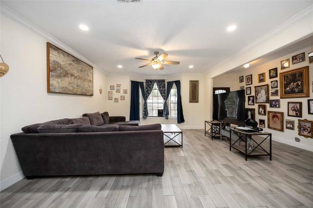 7334 Anzac Street, Houston, TX 77020