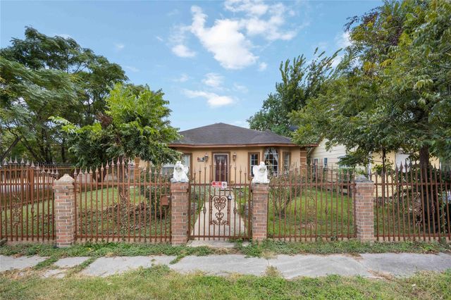 7334 Anzac Street, Houston, TX 77020