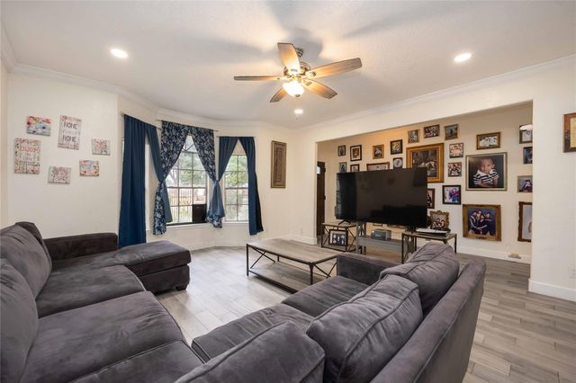 7334 Anzac Street, Houston, TX 77020