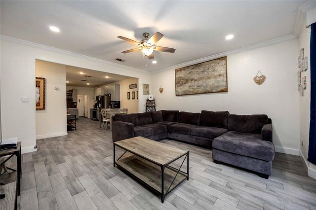 7334 Anzac Street, Houston, TX 77020