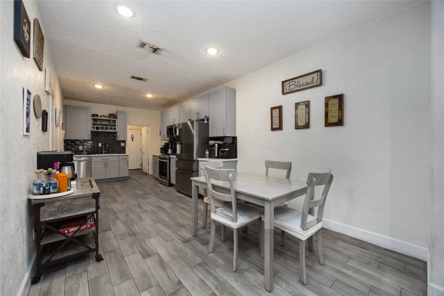 7334 Anzac Street, Houston, TX 77020