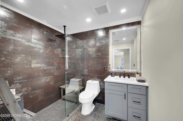 11 Hansom Lane, Marlboro, NJ 07726