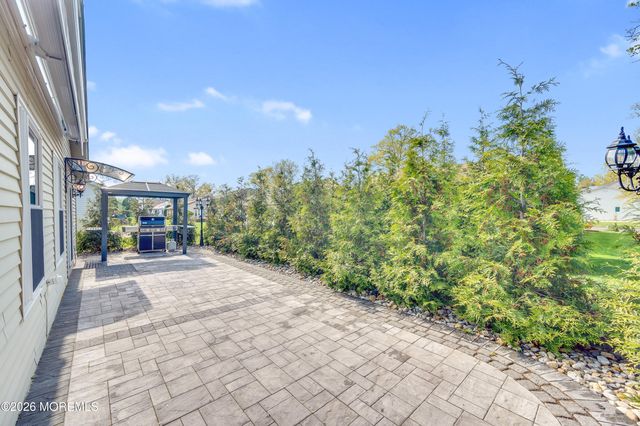 11 Hansom Lane, Marlboro, NJ 07726