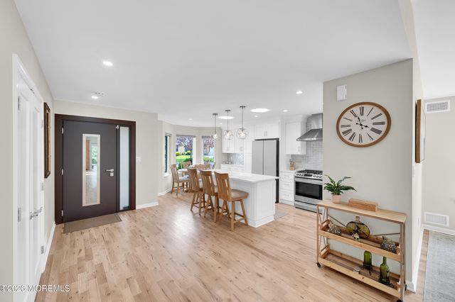 11 Hansom Lane, Marlboro, NJ 07726