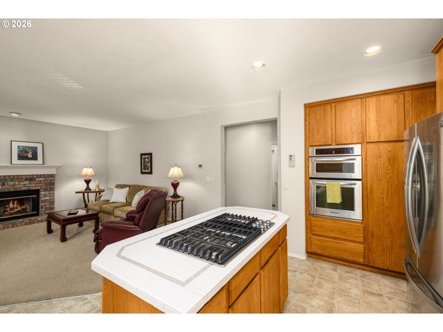 12727 Sw 60TH Ct, Portland, OR 97219