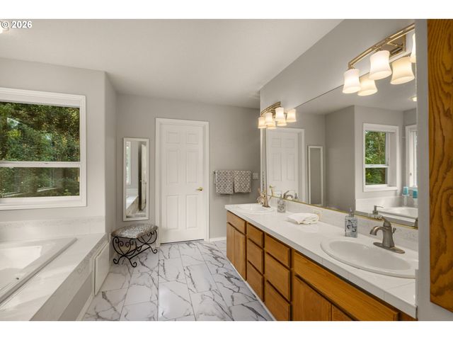 12727 Sw 60TH Ct, Portland, OR 97219