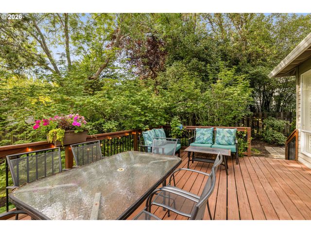 12727 Sw 60TH Ct, Portland, OR 97219