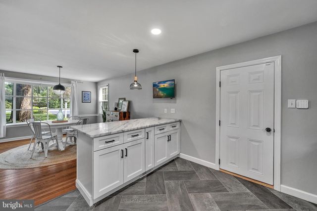 30 GLEN MOORE CIR, Lancaster, PA 17601
