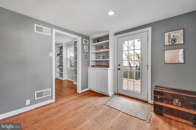 30 GLEN MOORE CIR, Lancaster, PA 17601