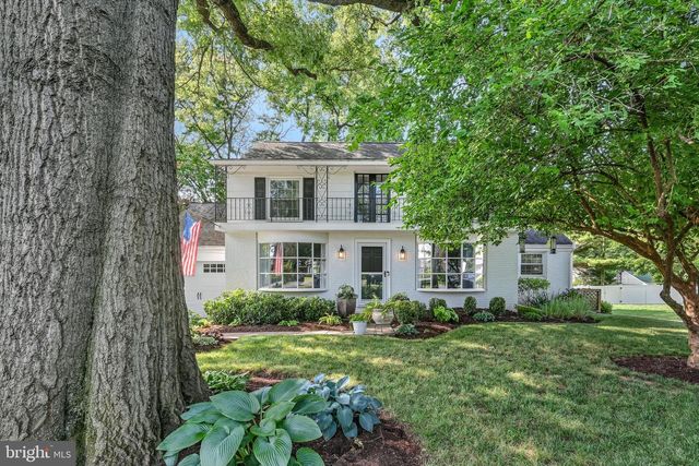 30 GLEN MOORE CIR, Lancaster, PA 17601