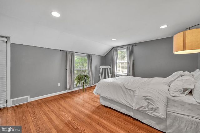 30 GLEN MOORE CIR, Lancaster, PA 17601