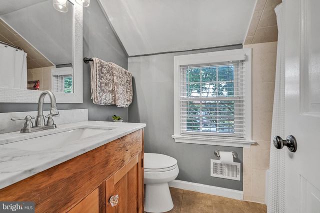 30 GLEN MOORE CIR, Lancaster, PA 17601