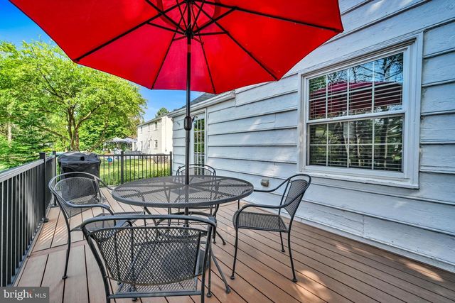 30 GLEN MOORE CIR, Lancaster, PA 17601