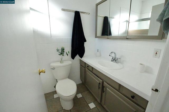 1625 Thrush Ave, San Leandro, CA 94578