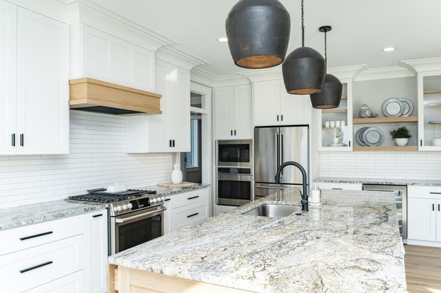 2630 Scenic Point Drive SW, Rochester, MN 55902