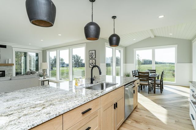 2630 Scenic Point Drive SW, Rochester, MN 55902