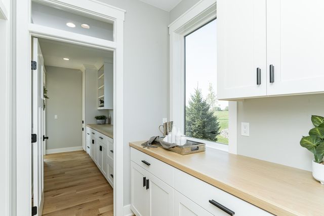 2630 Scenic Point Drive SW, Rochester, MN 55902