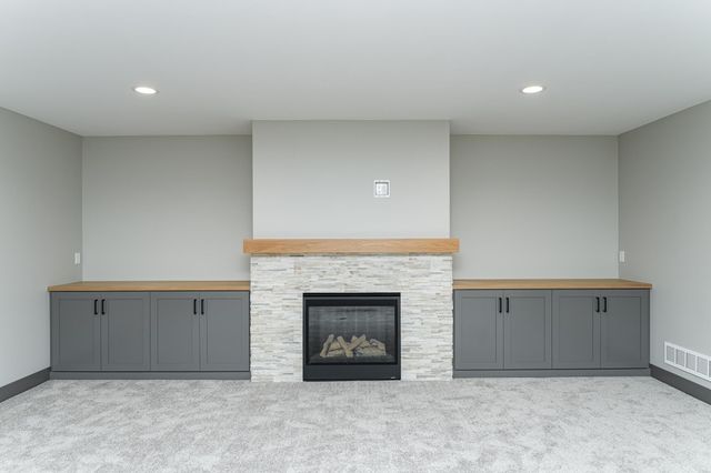 2630 Scenic Point Drive SW, Rochester, MN 55902