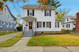 43 Thorndyke St, Springfield, MA 01118