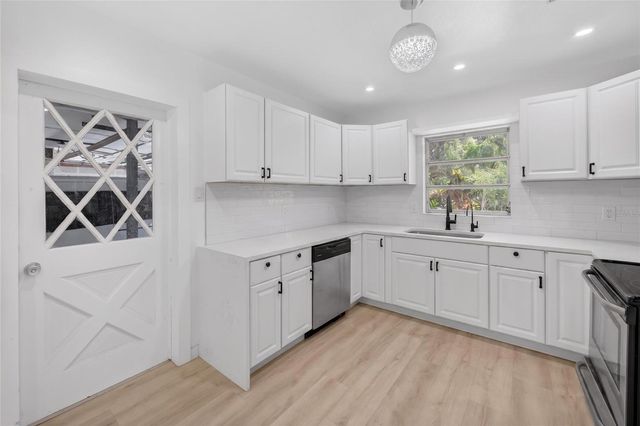 4725 N TUTTLE AVENUE, Sarasota, FL 34234