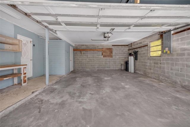 4725 N TUTTLE AVENUE, Sarasota, FL 34234