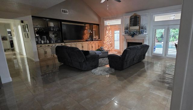 3435 S Bridge Street, Visalia, CA 93277