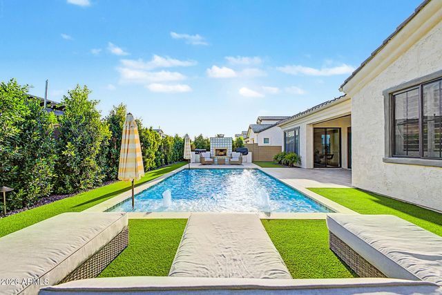 2279 E WARBLER Road, Gilbert, AZ 85297