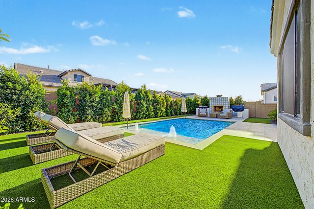 2279 E WARBLER Road, Gilbert, AZ 85297