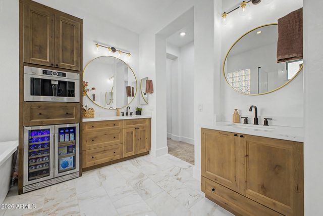 2279 E WARBLER Road, Gilbert, AZ 85297